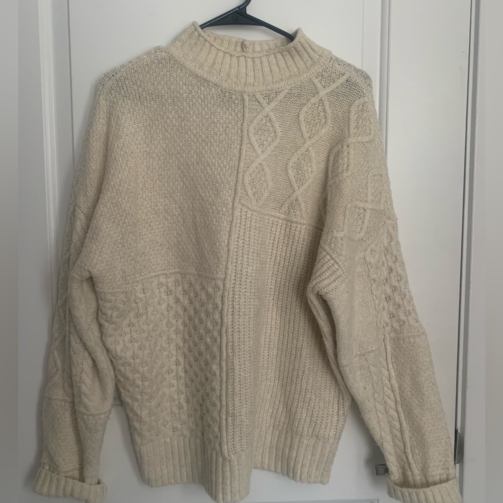 American Eagle Sweater
